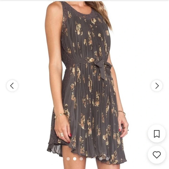 Free  People Gray Floral Accordion
Dress With Lace Trim, size XS - Picture 3 of 15